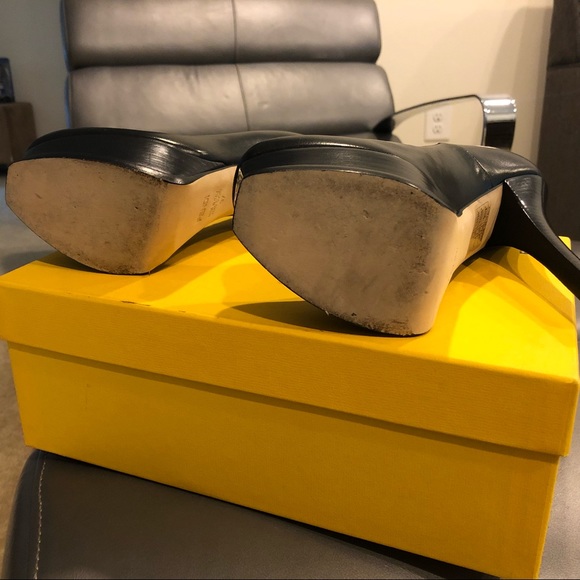 Fendi Décolleté Napa Nero pumps size 7 worn once. - Picture 3 of 8